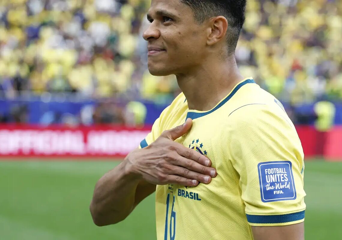 Douglas Santos traz vivência do ouro olímpico para buscar o hexa