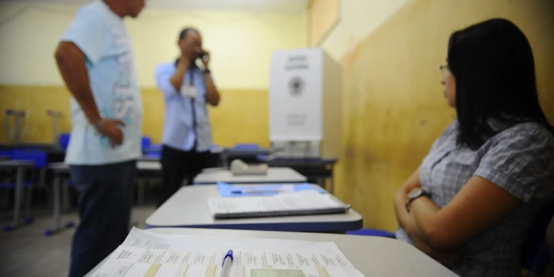 Mesários têm papel fundamental na garantia do processo eleitoral
