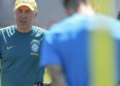 Ancelotti dá pista de Martinelli para vaga de Paquetá contra Noruega