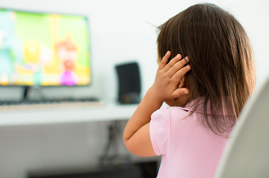 Projeto prevê que SUS fornecerá abafador de ruído para pessoa com autismo — Senado Notícias