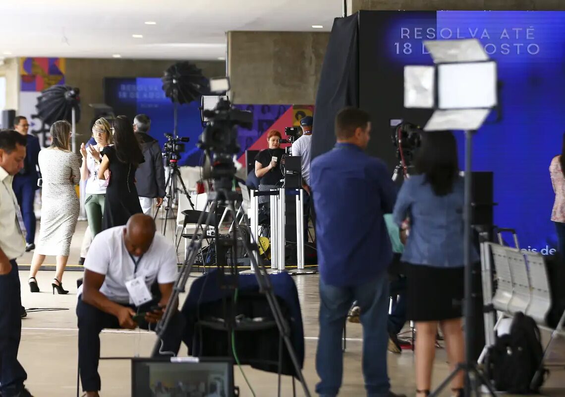Fórum pede compromisso de candidatos com comunicação democrática