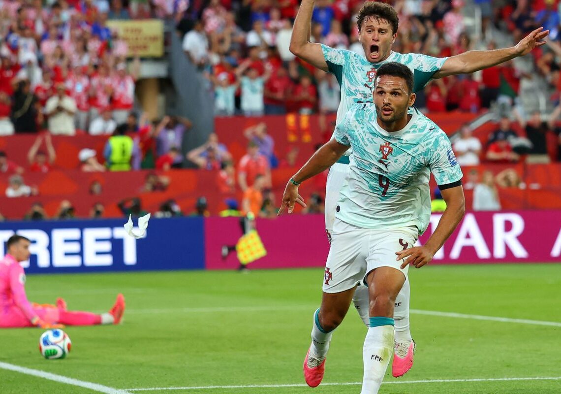 Portugal vira sobre Croácia e vai às oitavas com gols de CR7 e Ramos