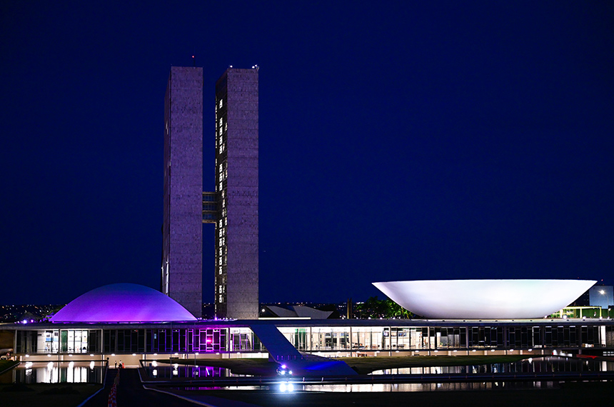 Lei cria o Setembro Roxo para ampliar a conscientização sobre a fibrose cística — Senado Notícias