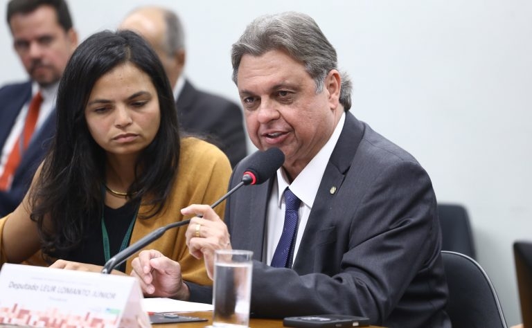 Comissão de Constituição e Justiça aprova proposta que regulamenta profissão de coletor de lixo – Notícias
