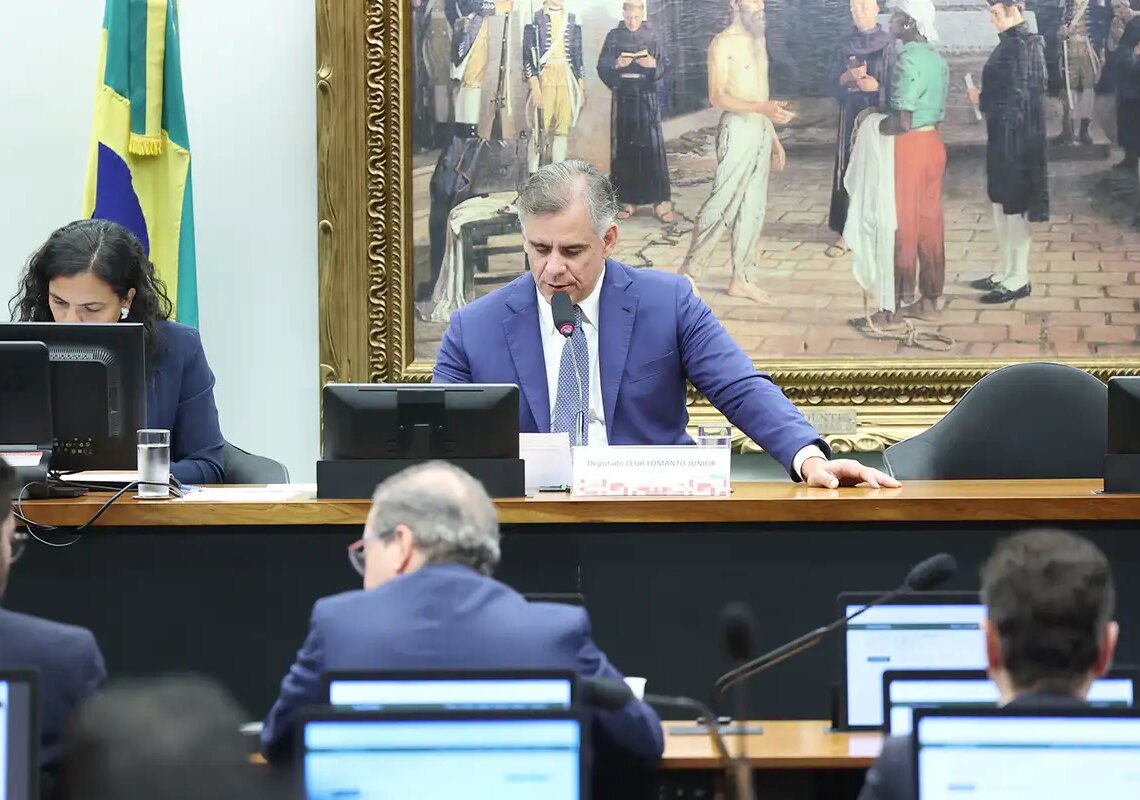 CCJ da Câmara aprova fim da aposentadoria como punição para juízes
