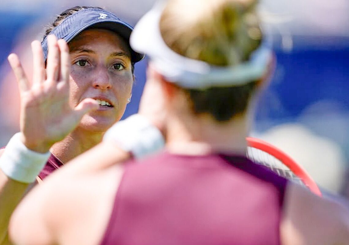 Luisa Stefani avança às oitavas de final nas duplas em Wimbledon