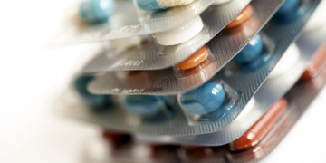 Sancionada lei que cria estratégia para fortalecer produção de medicamentos — Senado Notícias