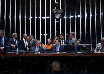 Aprovada venda de spray de pimenta para segurança de mulheres; texto vai à sanção — Senado Notícias