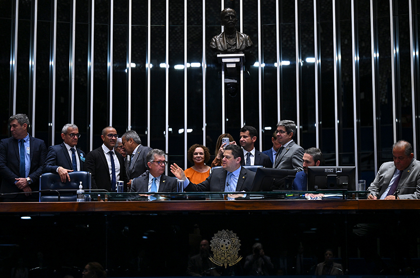 Aprovada venda de spray de pimenta para segurança de mulheres; texto vai à sanção — Senado Notícias