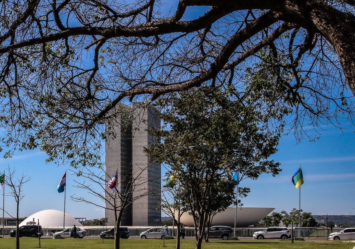 Congresso aumenta punição a crimes sexuais online contra crianças