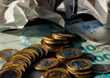 Economia cresce 0,7% em maio, puxada por consumo das famílias, diz FGV