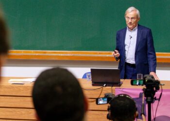 Nobel da economia diz que impacto da IA no emprego é superestimado