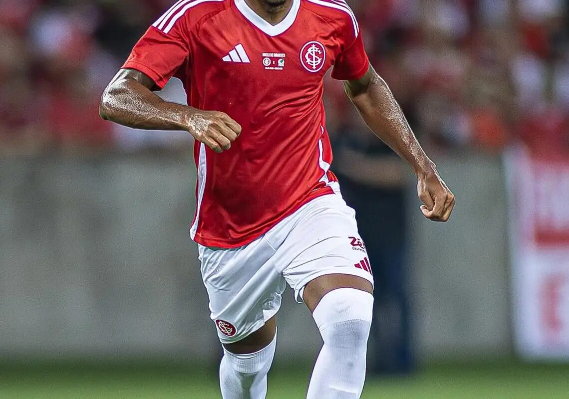 Victor Gabriel é suspenso por STJD até que Gabriel Pec volte a treinar