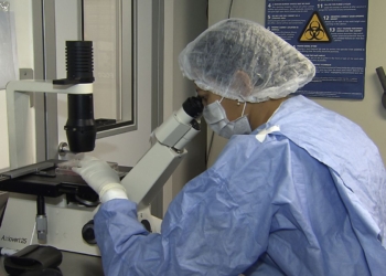 Como cientistas “curaram” infectados com HIV