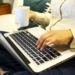 Sete em cada dez brasileiros temem comprar remédios pela internet