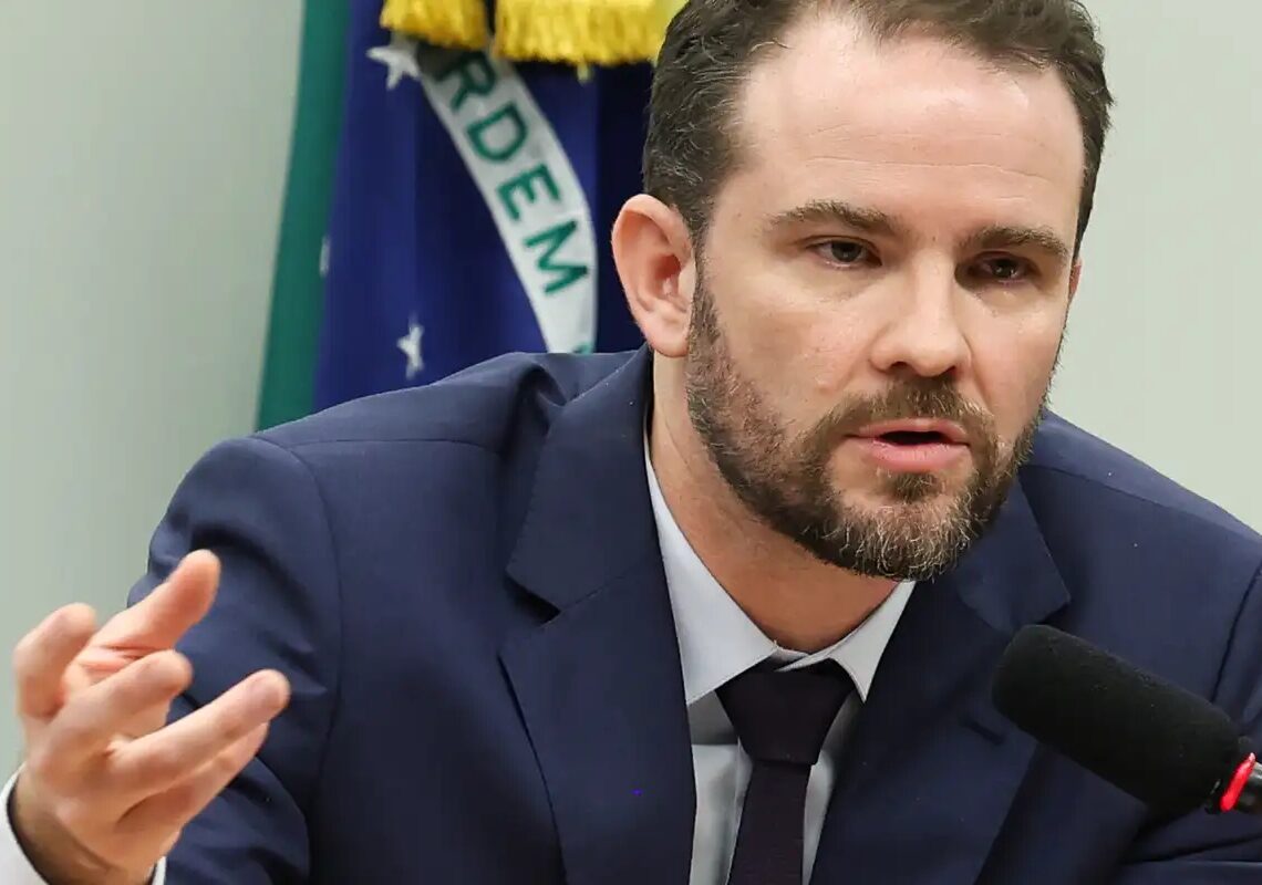 Durigan diz que aumento da dívida decorre dos juros, não dos gastos