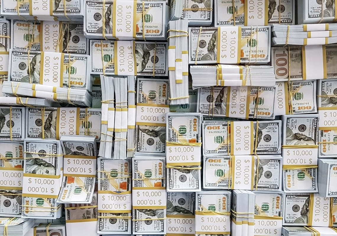 Dólar cai a R$ 5,14 com alívio no mercado externo