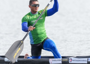 Isaquias Queiroz é campeão mundial no C1 500m na Polônia