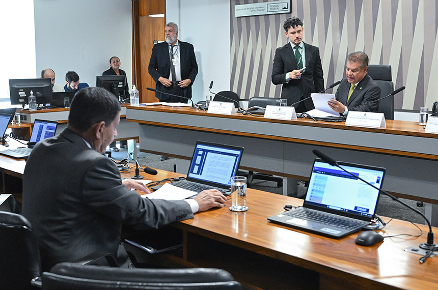 CRE examina indicações de diplomatas para Unesco e República do Mali — Senado Notícias