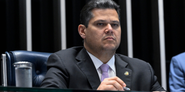 Davi divulga prioridades da pauta, incluindo fim da escala 6 x 1 — Senado Notícias