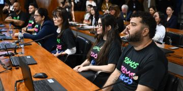 Debate aponta problemas enfrentados por pacientes com insuficiência adrenal — Senado Notícias