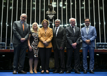 Sessão especial destaca importância da imprensa na promoção do turismo — Senado Notícias