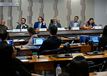Cotas em residência médica dividem opiniões em debate na CDH — Senado Notícias