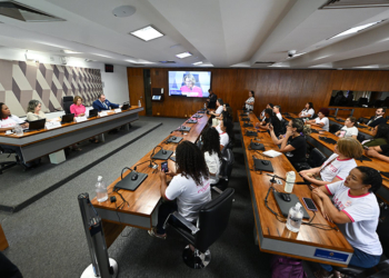 Mulheres com implante contraceptivo banido pedem política de assistência — Senado Notícias