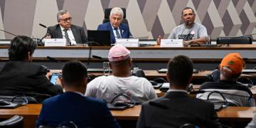 Debatedores na CDH pedem articulação para auxiliar pessoas em situação de rua — Senado Notícias
