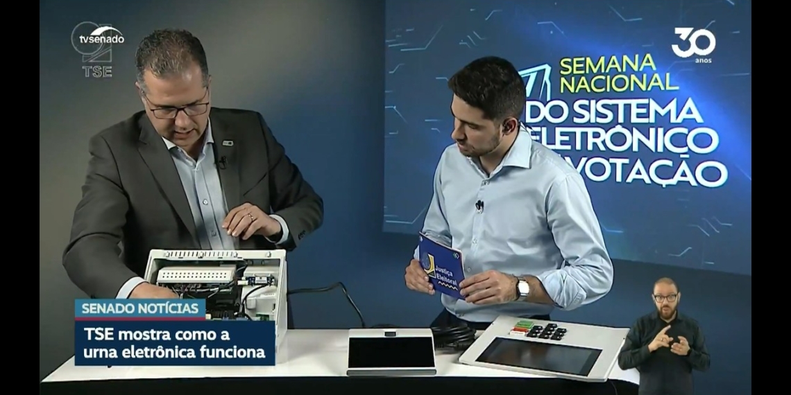 TSE mostra estrutura de urna eletrônica — Senado Notícias