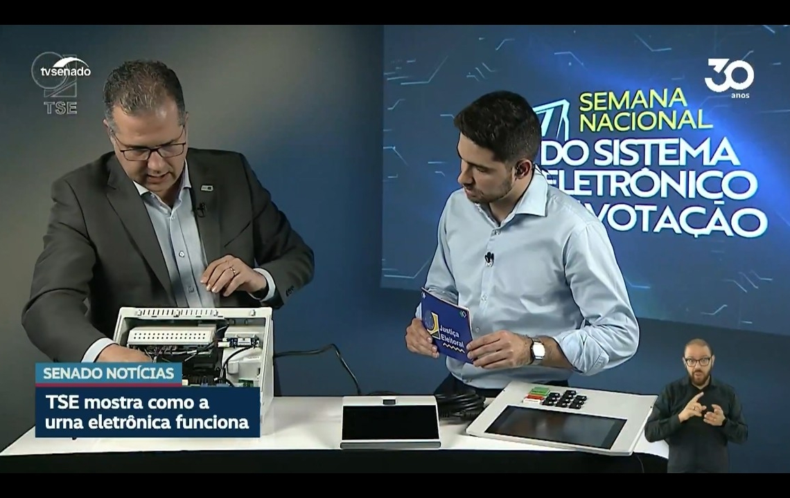 TSE mostra estrutura de urna eletrônica — Senado Notícias