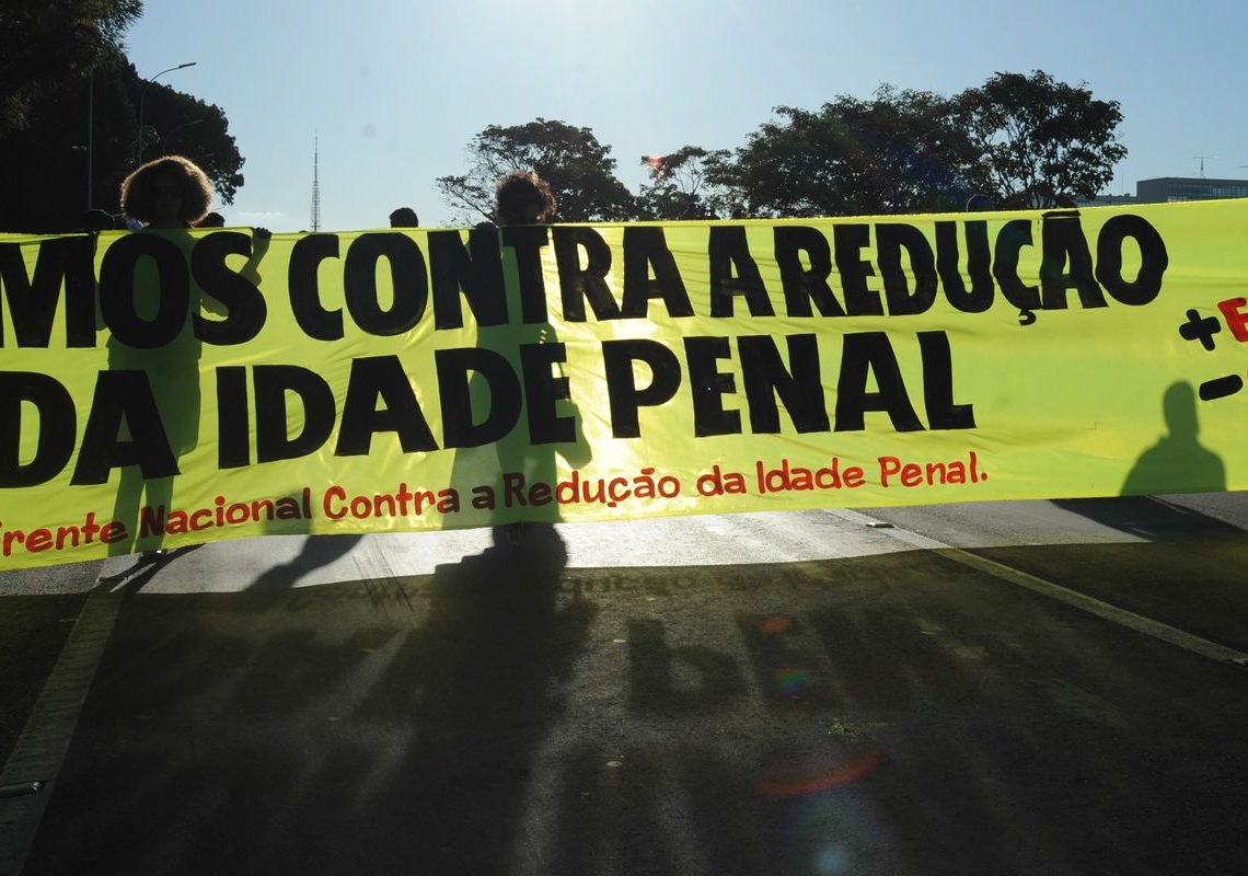 Pediatras se manifestam contrários à redução da maioridade penal