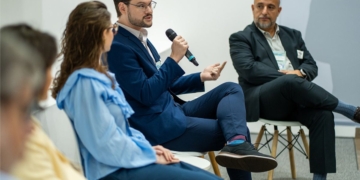 Interoperabilidade otimiza resultados clínicos com menor custo possível, defende tech lead da Hapvida em fórum