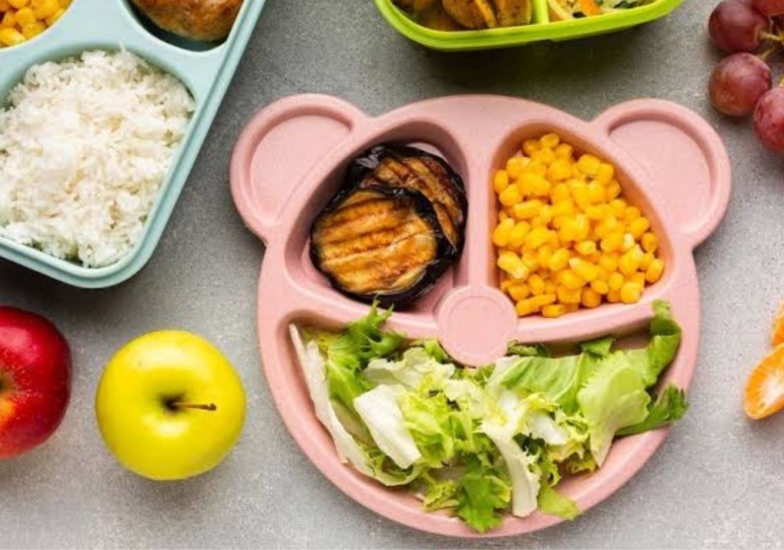 Além da distração: como as telas podem interferir na alimentação infantil