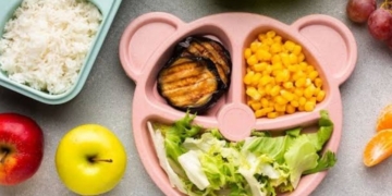 Além da distração: como as telas podem interferir na alimentação infantil