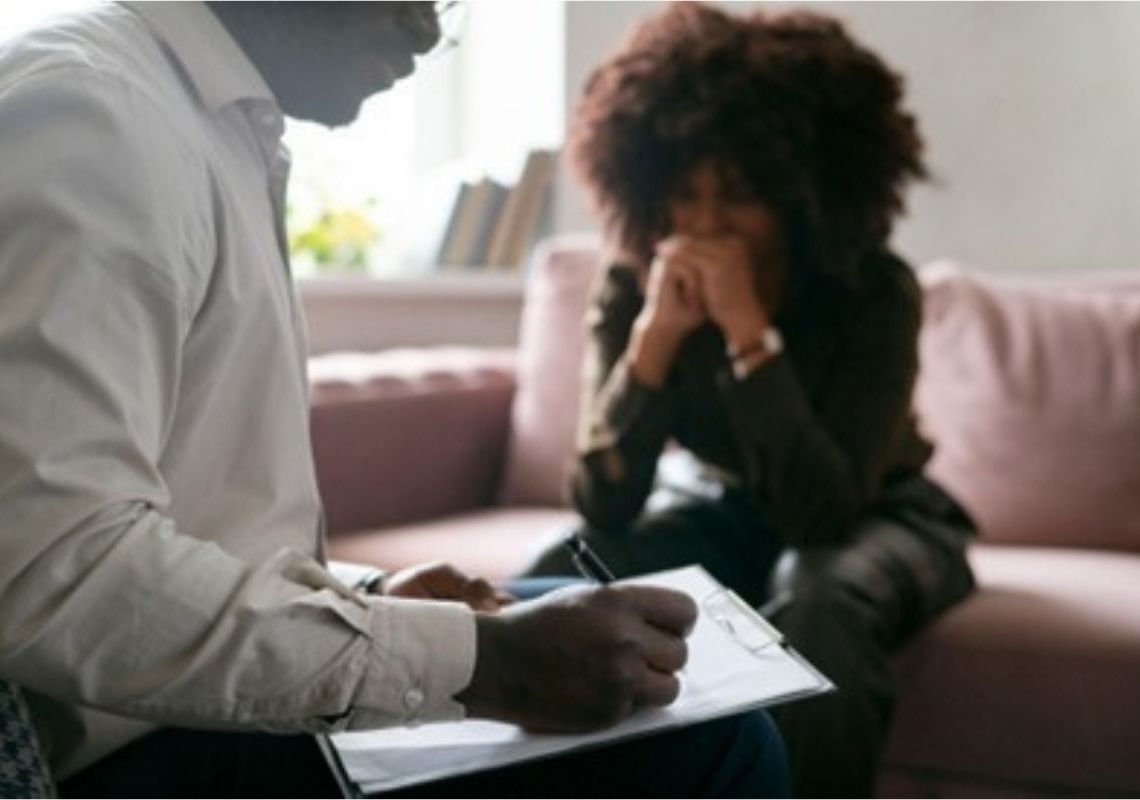 Agosto Lilás: os impactos invisíveis da violência psicológica no corpo e na mente da mulher