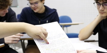 Encceja 2026: alunos já podem consultar cartilha de redação