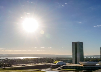 Congresso vota nesta semana fim da escala 6×1 e “taxa das blusinhas”