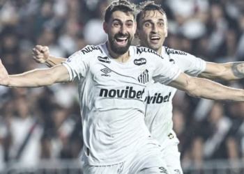 Santos desencanta no 2º tempo e atropela o Vasco pelo Brasileirão