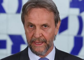 Após AVC isquêmico, líder do PT na Câmara continua internado