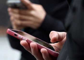 Jovem cria plataforma para ajudar nova geração de eleitores nas urnas