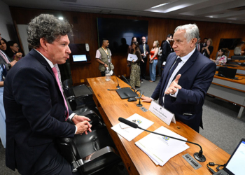 Comissão da MP da taxa das blusinhas remarca apresentação de relatório — Senado Notícias