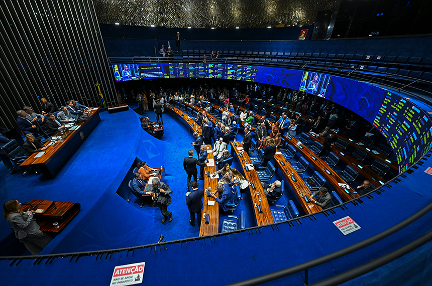 Fixada em cinco anos prescrição para infrações de donos de cartórios — Senado Notícias