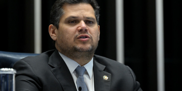 Davi comemora autorização para busca de petróleo na costa do Amapá — Senado Notícias
