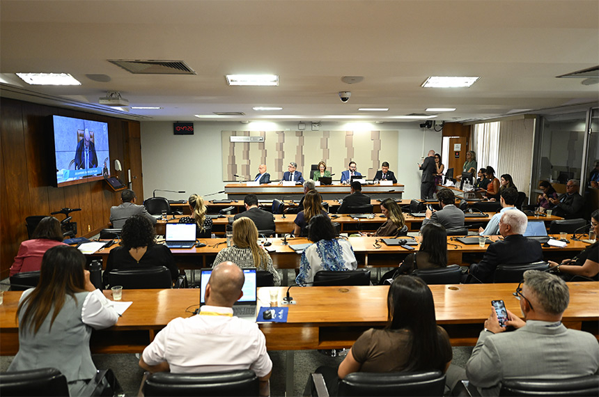 CDH acompanha julgamento no STF — Senado Notícias
