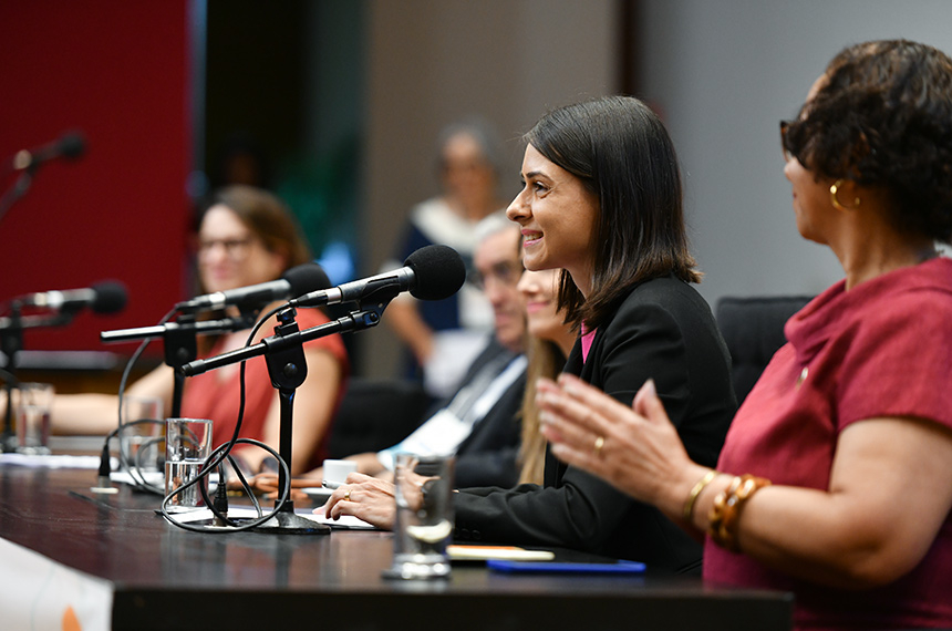 Senado leva ao ComPública debate sobre combate à desinformação — Senado Notícias