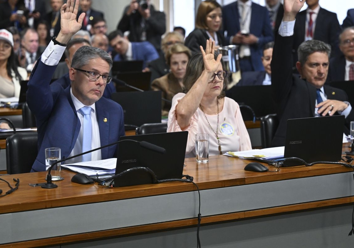 CCJ do Senado aprova texto-base da PEC da Segurança Pública