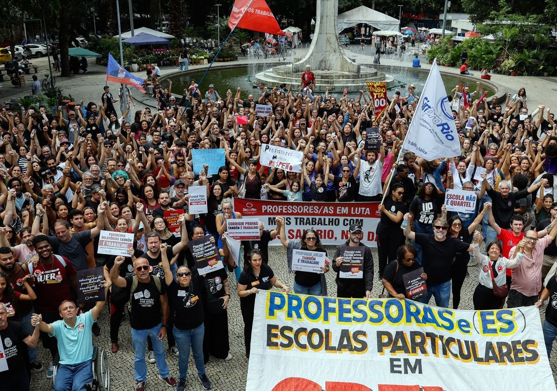 Professores de escolas particulares do Rio fazem greve de 24 horas