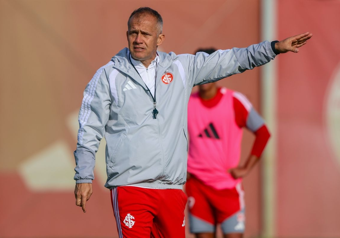 Internacional contrata técnico Eduardo Baptista até o fim da temporada