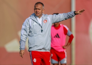 Internacional contrata técnico Eduardo Baptista até o fim da temporada